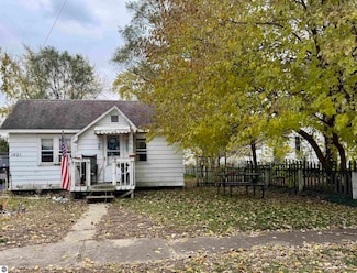 1021 Bruce St, Mount Pleasant, MI 48858