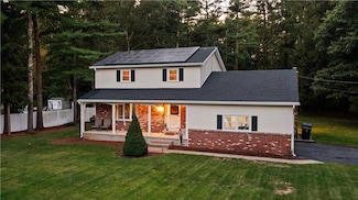 89 Wisteria Dr, Coventry, RI 02816