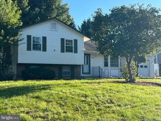8400 Mountain Laurel Ln, Gaithersburg, MD 20879