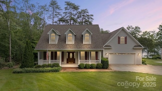 9372 Island Point Rd, Sherrills Ford, NC 28673