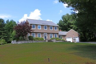 10 Riverwind Dr, Rexford, NY 12148