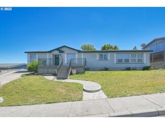 3021 SW River View Dr, Pendleton, OR 97801