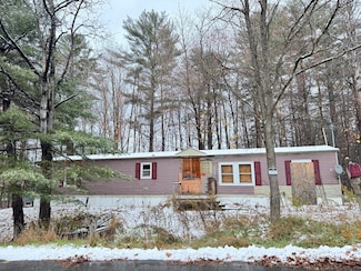 39 Joyce St, Skowhegan, ME 04976