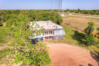 205 Whispering Ln, Newcastle, OK 73065