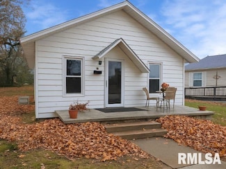 511 N Shelby Ave, Salem, IL 62881