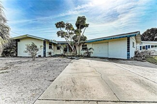 10007 Royal Palm Dr, Bradenton, FL 34210