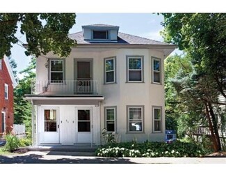 51 Wolcott Rd, Chestnut Hill, MA 02467