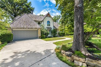 5287 NE Ash Grove Ct, Lees Summit, MO 64064