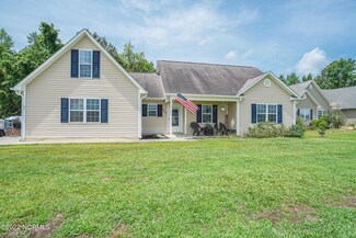 222 Deer Haven Dr, Richlands, NC 28574