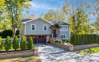 5 Berkeley Place, Sea Cliff, NY 11579