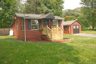 20 Lake Shore Dr, Patterson, NY 12563