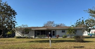 612 E Pearce Ave, Eagle Lake, FL 33839