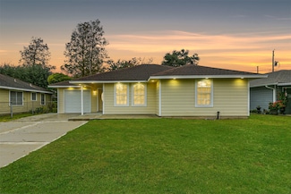 406 Axilda St, Houston, TX 77017