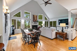 679 Pedlars Edge Dr, Roseland, VA 22967