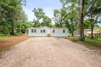 547 Happy Landing Rd, Waynesville, GA 31566