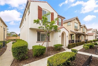 653 S Mandarin Ln, Rialto, CA 92376