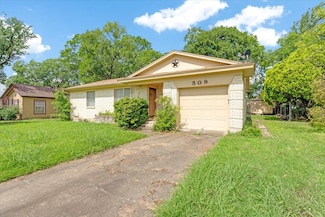 509 Lipscomb St, Bonham, TX 75418