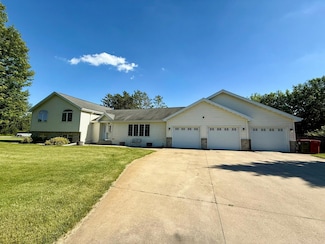 3008 Pinewood Ln, Alexandria, MN 56308