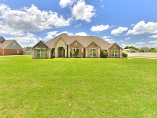 112 Lake Shore Dr, Shawnee, OK 74804