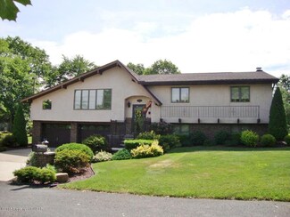 1300 Hobart St, Avoca, PA 18641