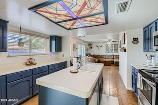 650 W Port au Prince Ln, Phoenix, AZ 85023
