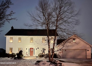 112 Sylvanus St, Archbold, OH 43502