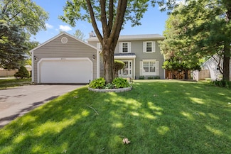 2011 University Dr, Naperville, IL 60565