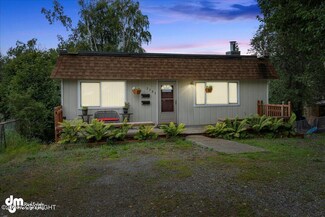 2703 Klamath Dr, Anchorage, AK 99517