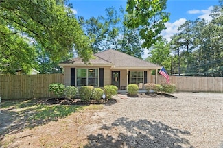 122 Madison Ave, Madisonville, LA 70447