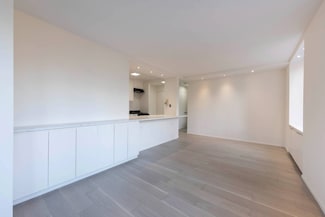 500 W 43rd St, New York, NY 10036