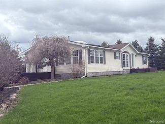 2652 Murphy Lake Rd, Silverwood, MI 48760