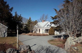93 Deacon Ct, Barnstable, MA 02630
