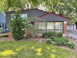 1366 Cavell Ave, Highland Park, IL 60035