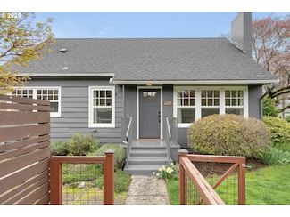 6425 NE Skidmore St, Portland, OR 97218