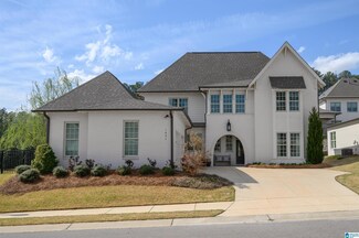 1807 Helen Ridge Cir, Vestavia Hills, AL 35243