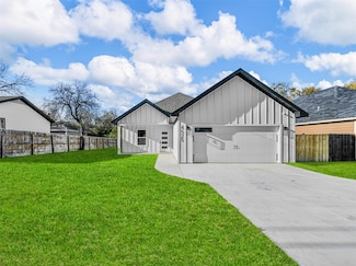 4525 Garrison Ave, Dallas, TX 75216