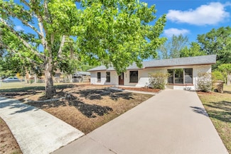 3415 Sailfish Ave, Fruitland Park, FL 34731