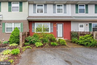144 Maplewood Ln, Marietta, PA 17547