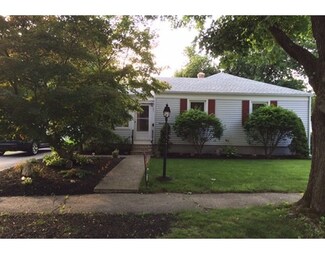 9 Fairlawn Dr, Worcester, MA 01602