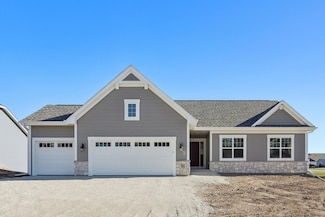 91 York St, Union Grove, WI 53182