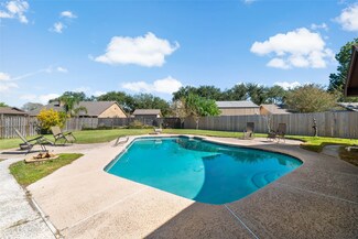 3402 Park Dale Dr, Deer Park, TX 77536