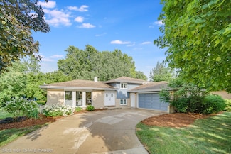 353 Eagle Ln, Bloomingdale, IL 60108