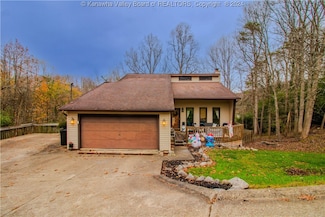 180 Elm St, Elkview, WV 25071