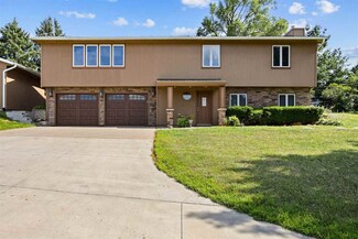 3671 Olde Oak Ln SW, Iowa City, IA 52240