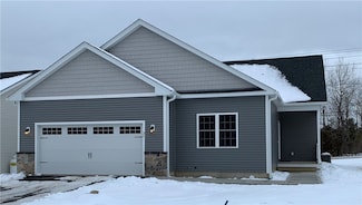 31 Gray Birch Ln Unit 15, West Greenwich, RI 02817