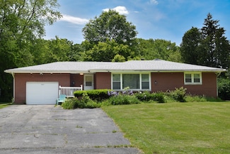 1015 E 58th Place, Merrillville, IN 46410