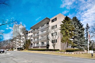 1S150 Spring Rd Unit 3H, Oakbrook Terrace, IL 60181