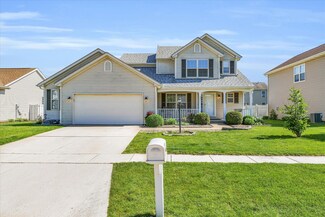 3921 Rockdale Dr, Champaign, IL 61822