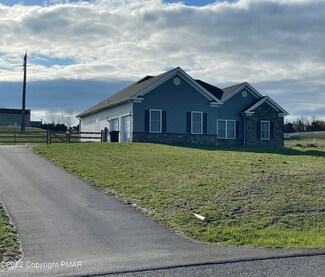 1320 Colony Ln, Pen Argyl, PA 18072