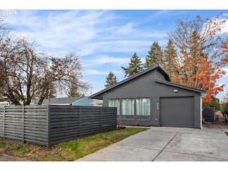 8629 NE Clackamas St, Portland, OR 97220